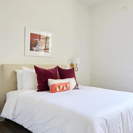 Sonder Lafayette Square-2